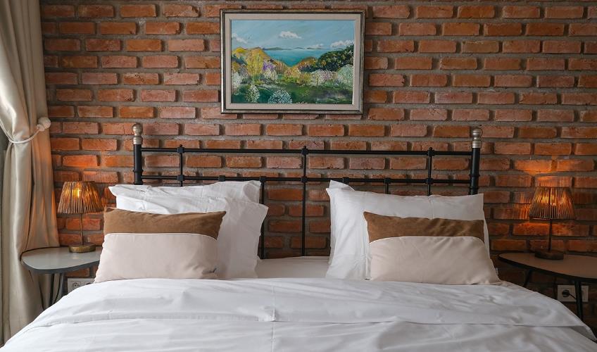 En fazla 2 yetişkin.