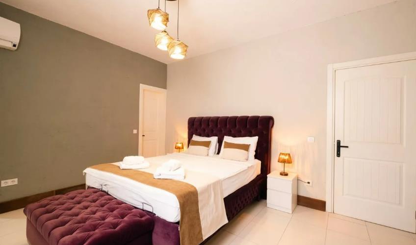 En fazla 2 yetişkin.