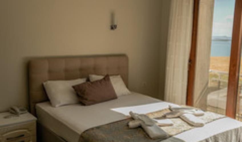 En fazla 2 yetişkin.