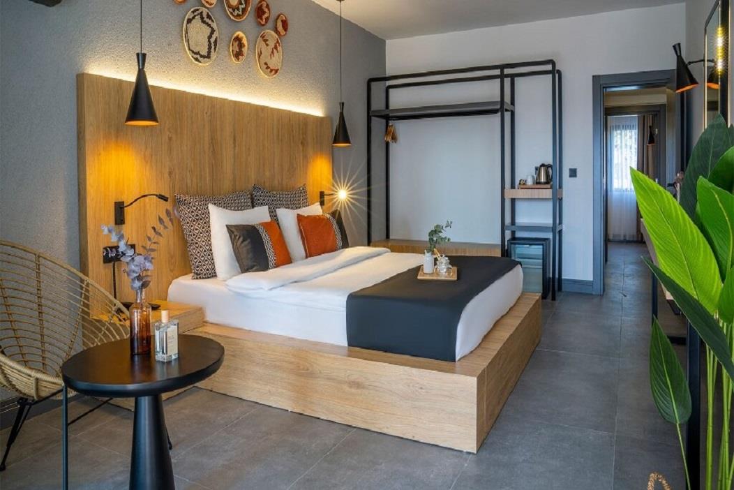 En az 2 yetişkin, En fazla 4 yetişkin veya 3 yetişkin + 1 çocuk.