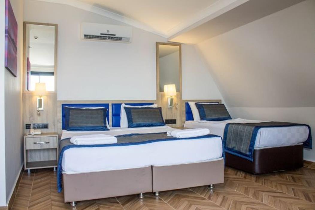 En az 2 yetişkin, En fazla 3 yetişkin + 1 çocuk veya 2 yetişkin + 2 çocuk.