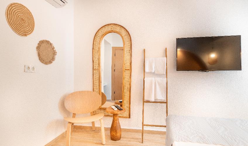 En az 2 yetişkin, En fazla 4 yetişkin + 1 bebek (0-2 yaş) veya 3 yetişkin + 1 çocuk + 1 bebek (0-2 yaş).