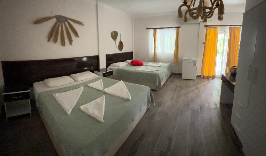 En az 2 yetişkin, En fazla 4 yetişkin.