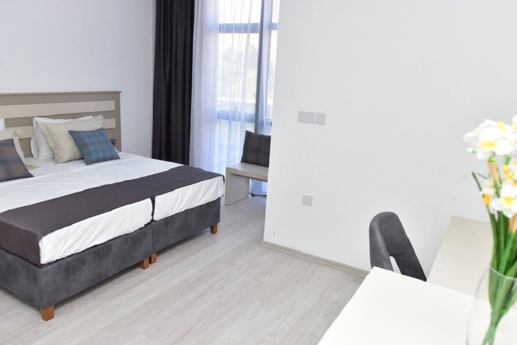 En fazla 2 yetişkin + 1 çocuk veya 1 yetişkin + 1 çocuk.