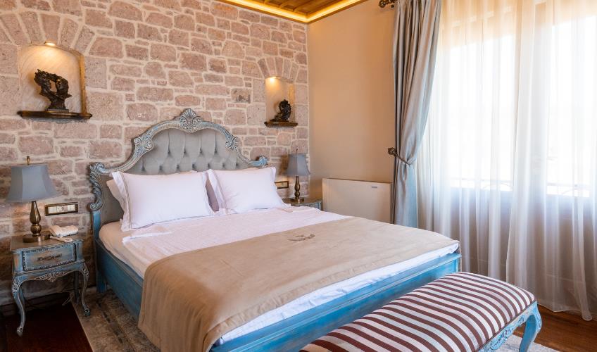 En fazla 2 yetişkin.