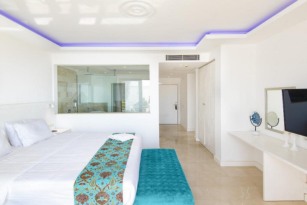 En fazla 2 yetişkin.