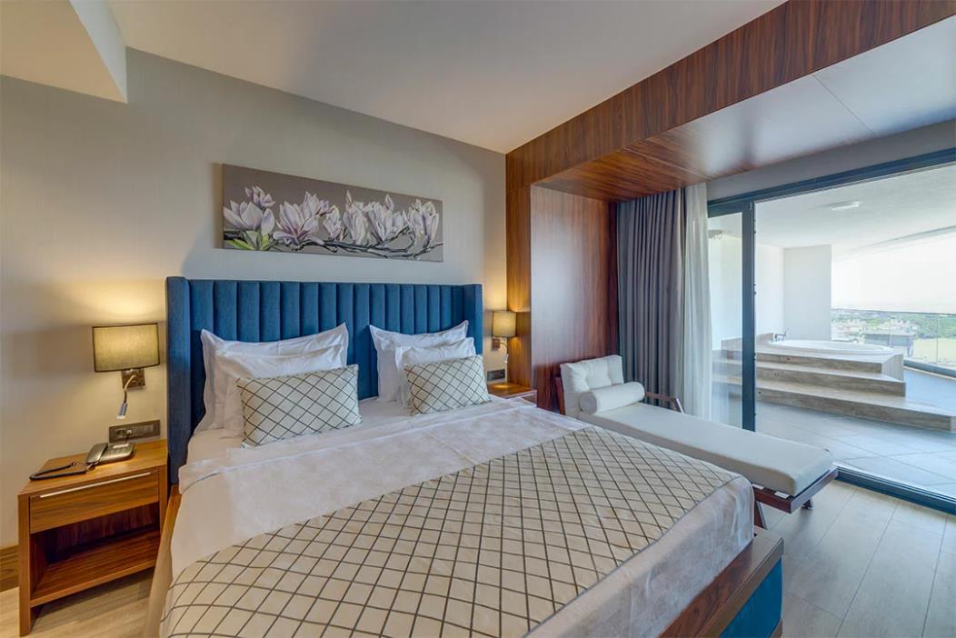 En az 2 yetişkin, En fazla 4 yetişkin veya 3 yetişkin + 1 çocuk.