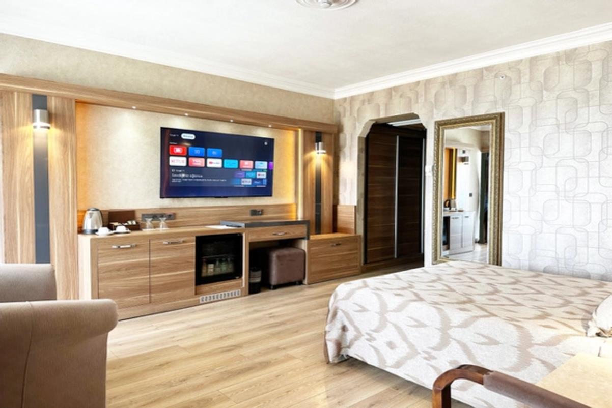 En fazla 3 yetişkin veya 2 yetişkin + 2 çocuk.