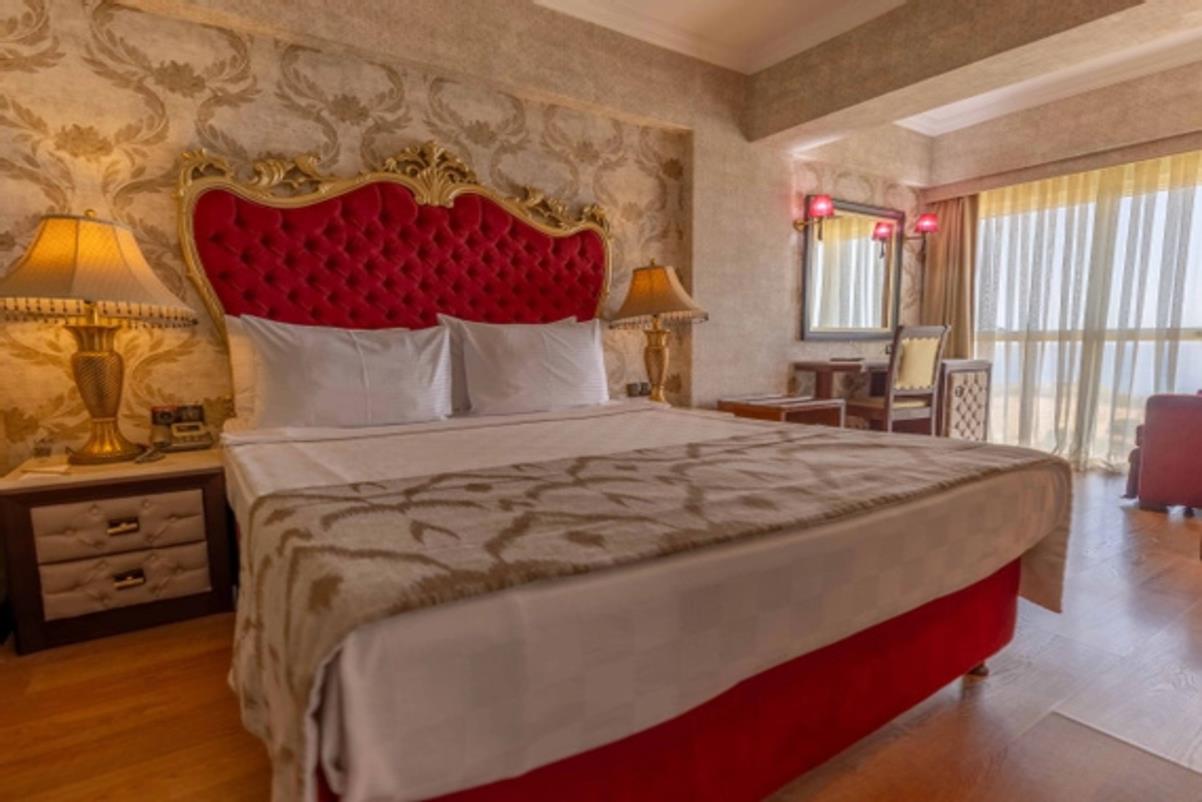 En az 2 yetişkin, En fazla 4 yetişkin veya 3 yetişkin + 1 çocuk.