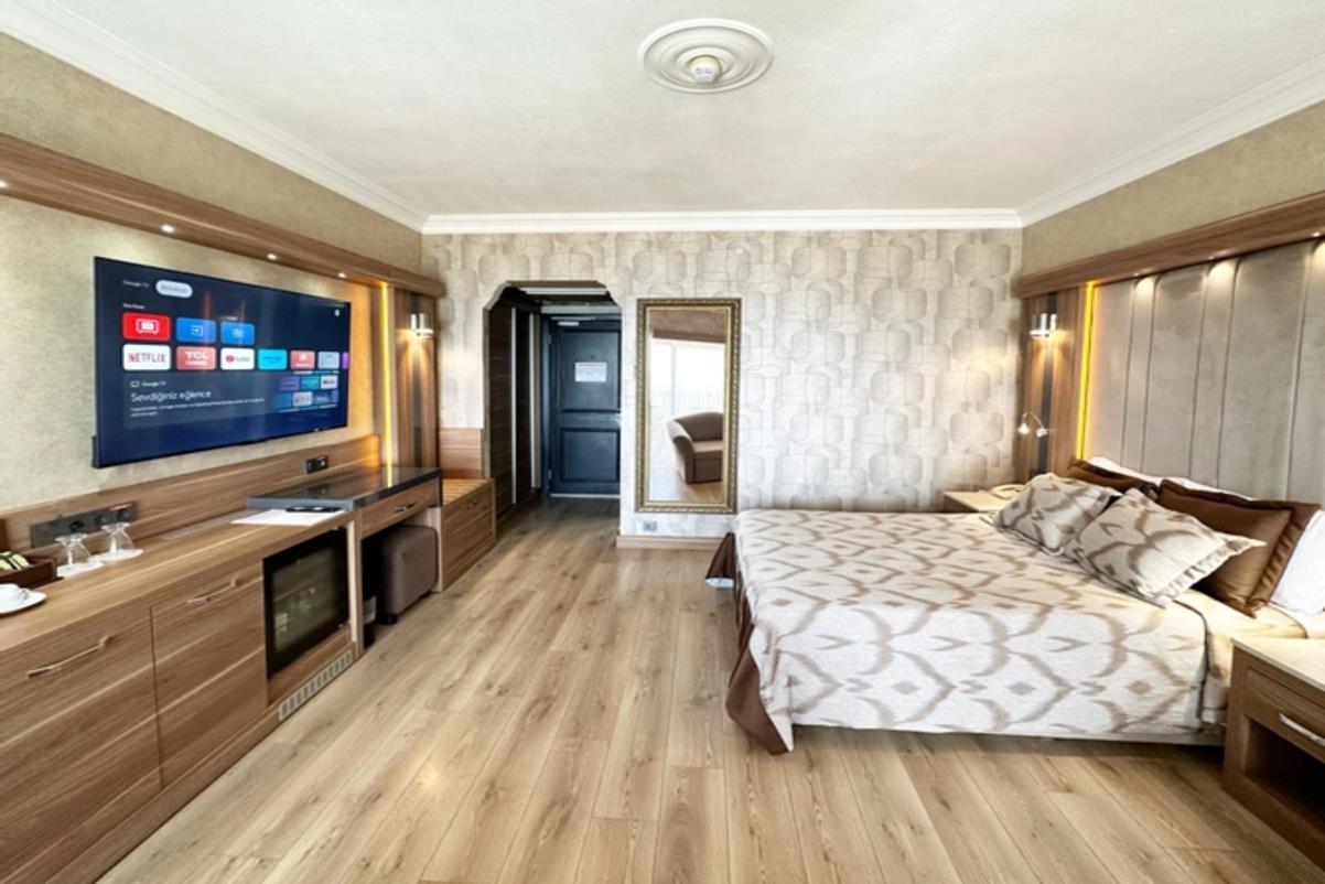 En fazla 3 yetişkin veya 2 yetişkin + 2 çocuk.