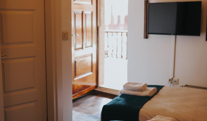 En fazla 2 yetişkin.