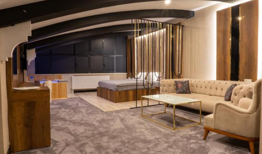 En fazla 2 yetişkin.