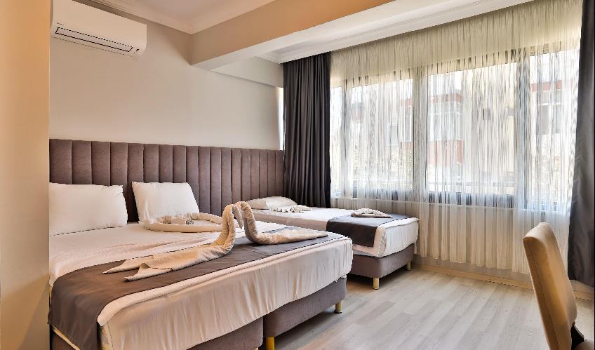 En fazla 4 yetişkin + 1 bebek (0-2 yaş).