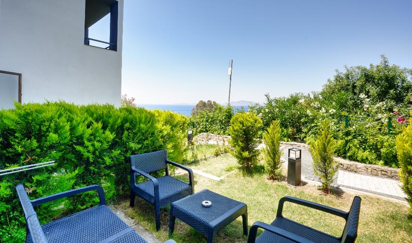 En az 2 yetişkin, En fazla 3 yetişkin + 2 çocuk veya 2 yetişkin + 2 çocuk.