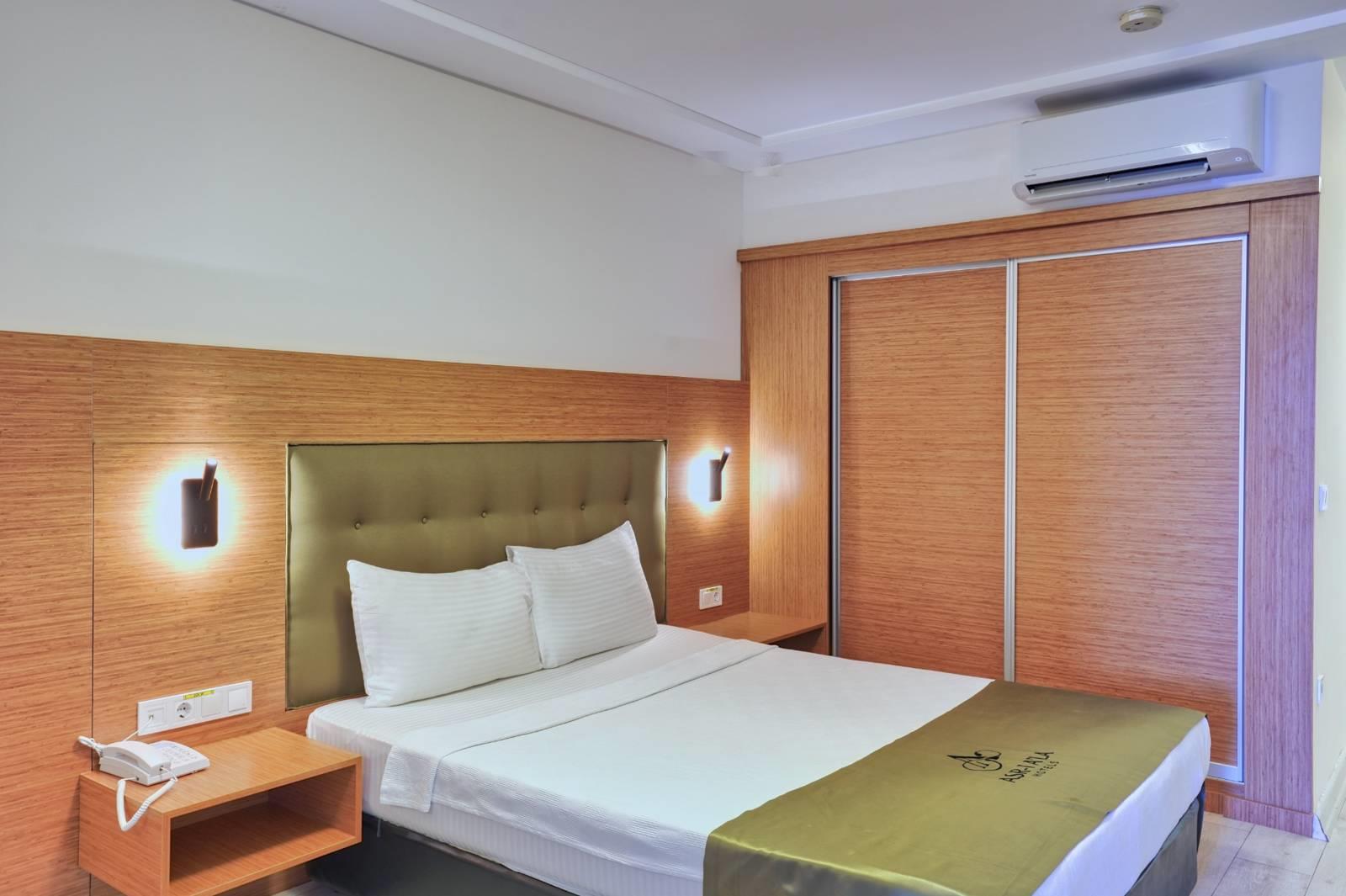 En az 2 yetişkin, En fazla 4 yetişkin veya 3 yetişkin + 1 çocuk.