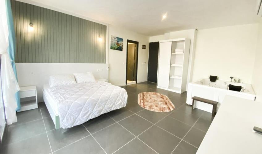 En fazla 2 yetişkin.