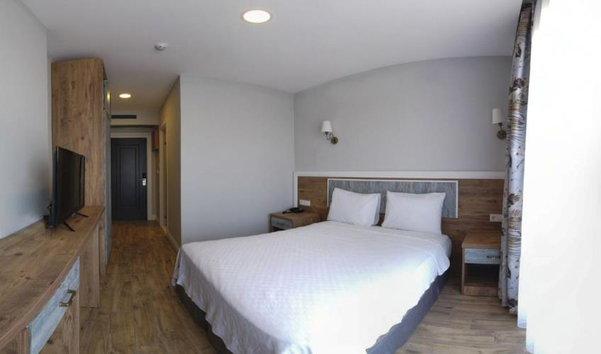 En fazla 2 yetişkin.