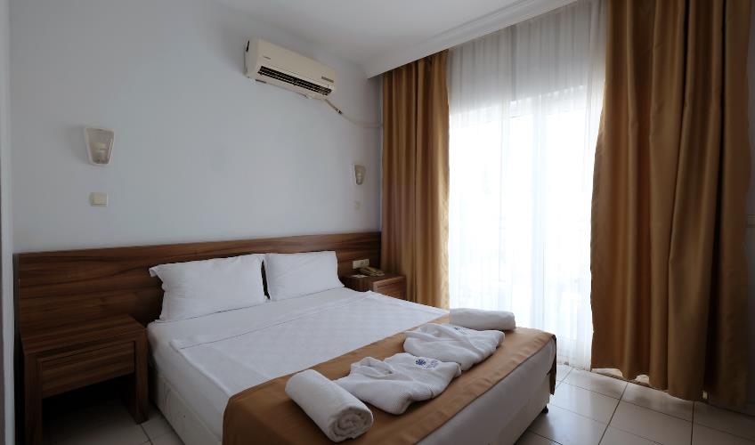 En fazla 2 yetişkin.