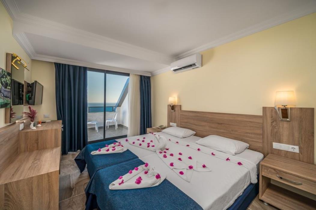 En fazla 3 yetişkin veya 2 yetişkin + 1 çocuk.