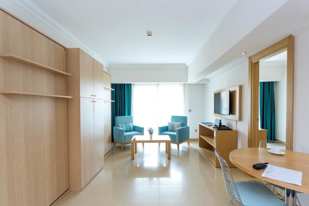 En fazla 4 yetişkin.