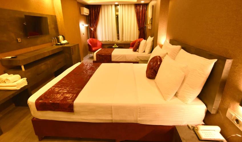 En az 2 yetişkin, En fazla 3 yetişkin veya 2 yetişkin + 1 çocuk.