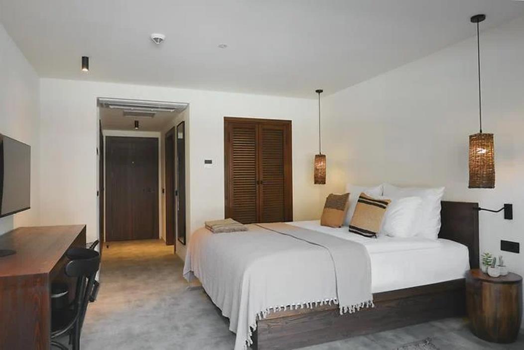 En fazla 2 yetişkin.