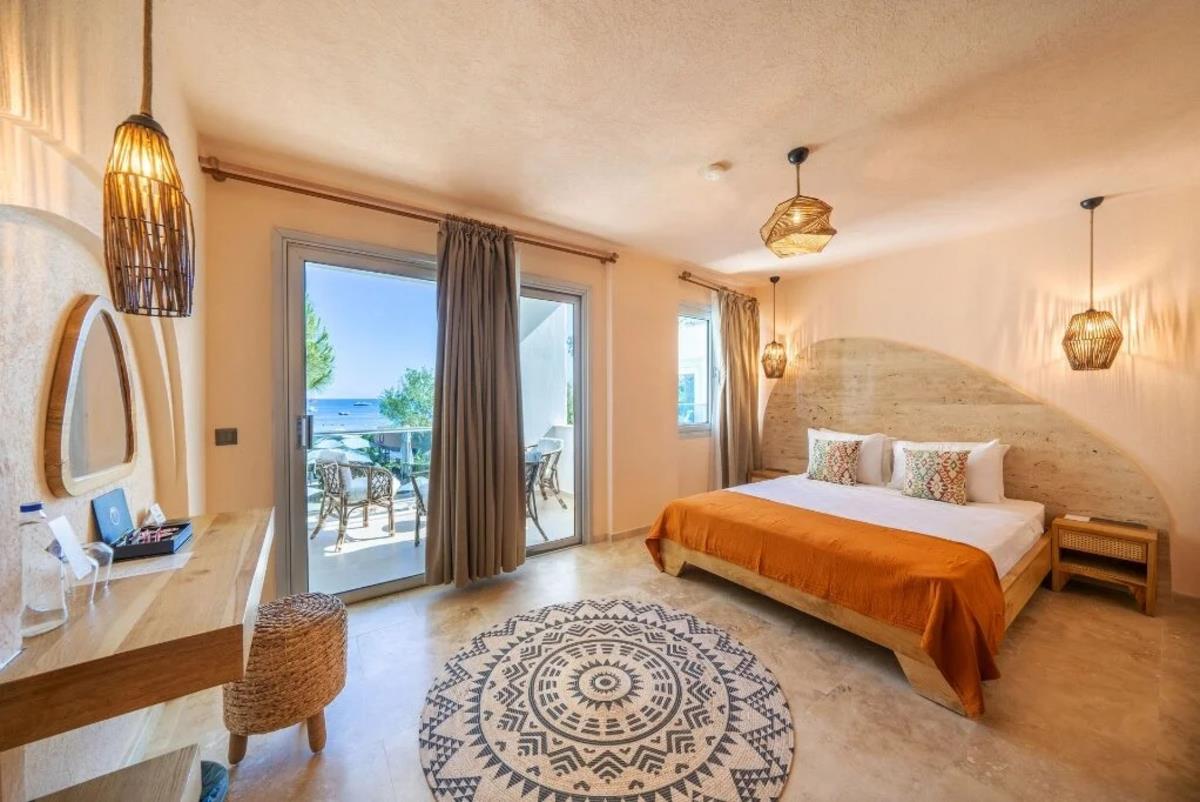 En az 2 yetişkin, En fazla 4 yetişkin.