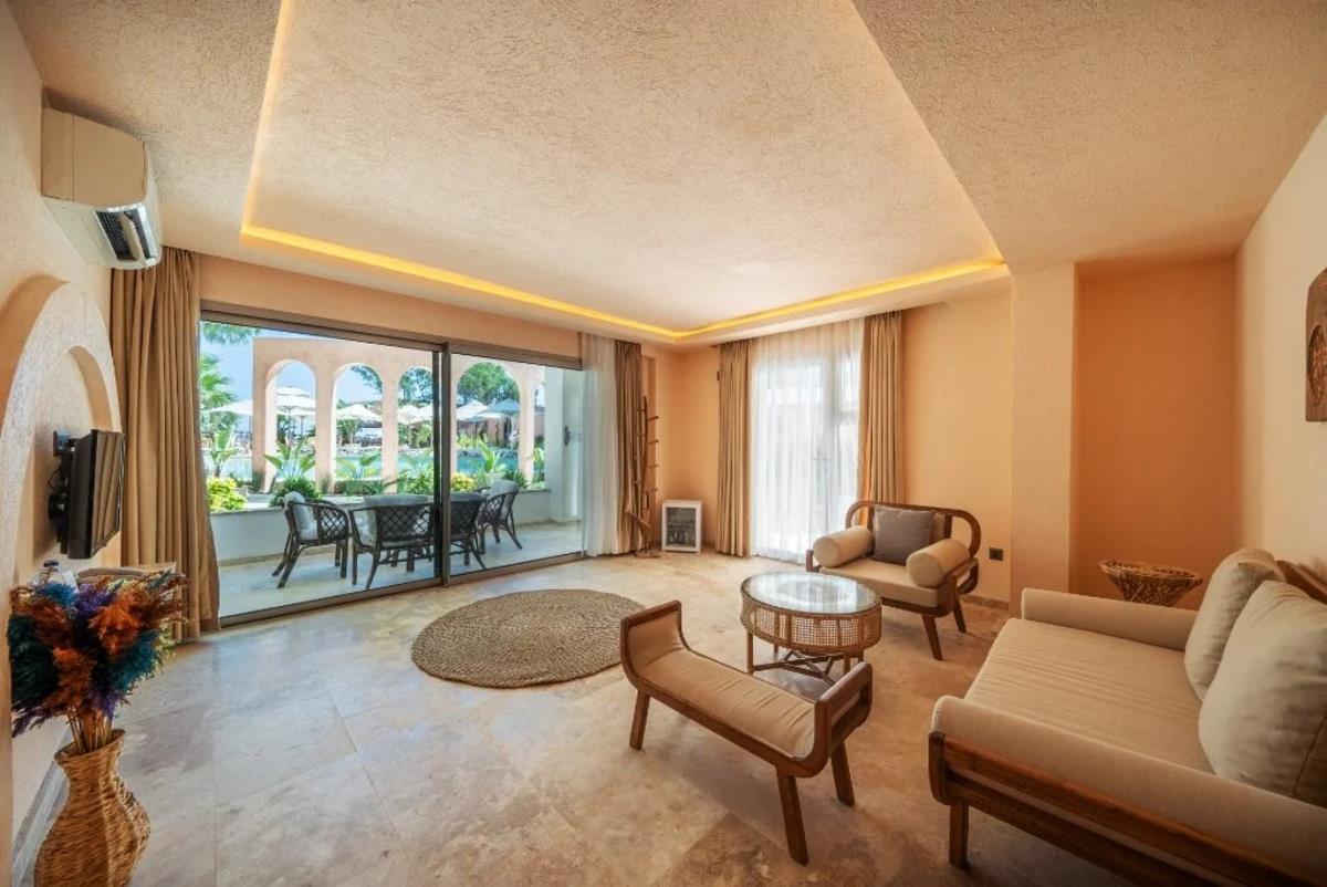 En az 2 yetişkin, En fazla 4 yetişkin.