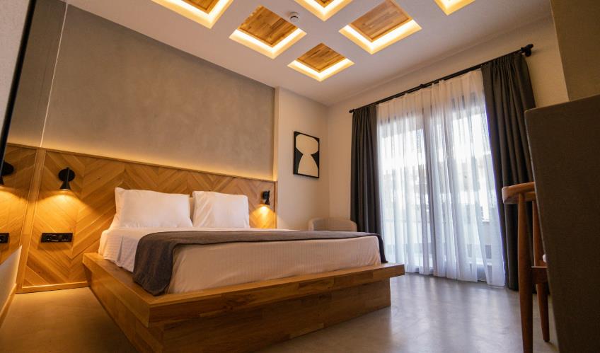 En fazla 2 yetişkin.