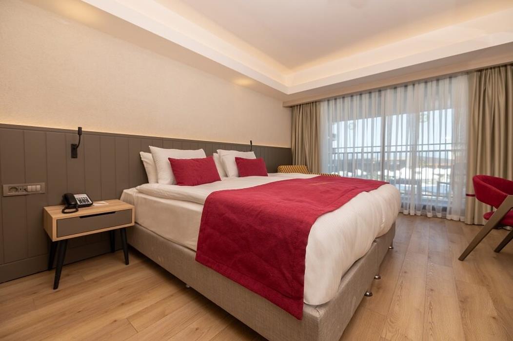 En fazla 2 yetişkin.