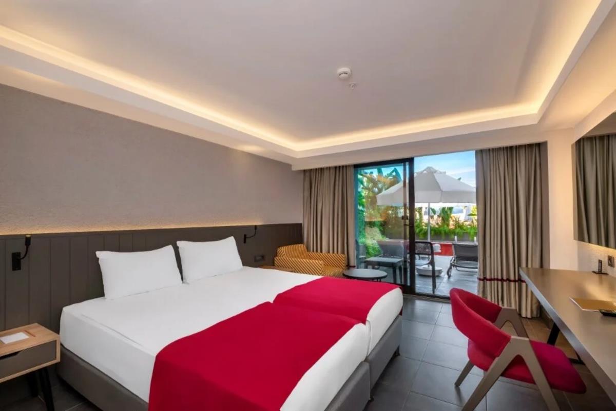 En fazla 2 yetişkin.