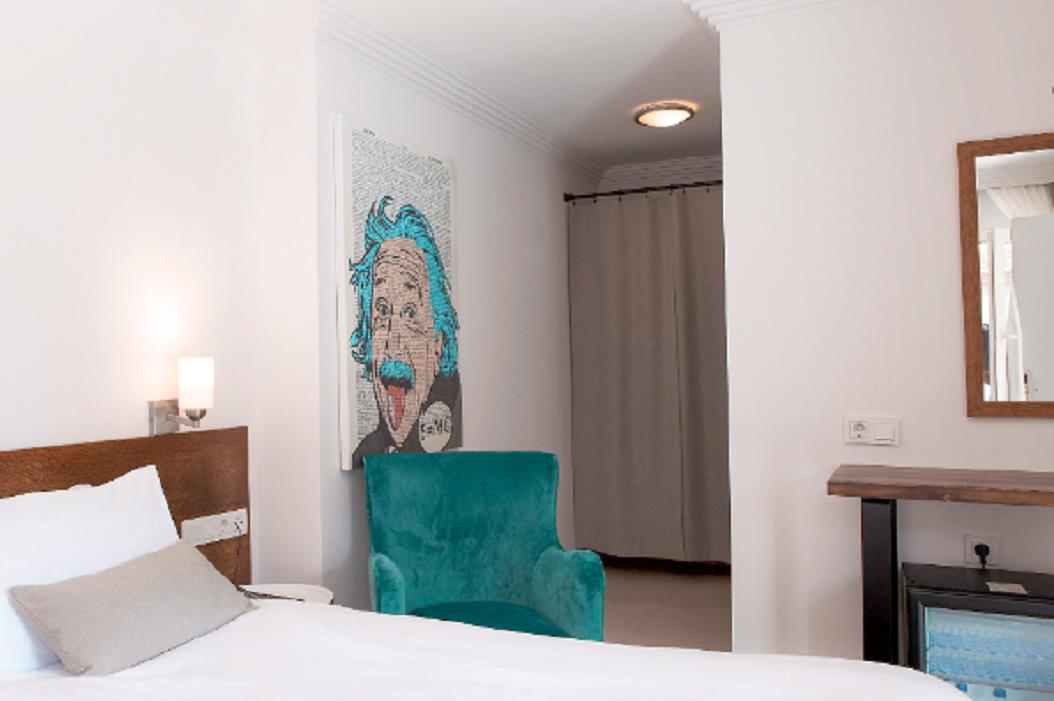 En fazla 2 yetişkin.