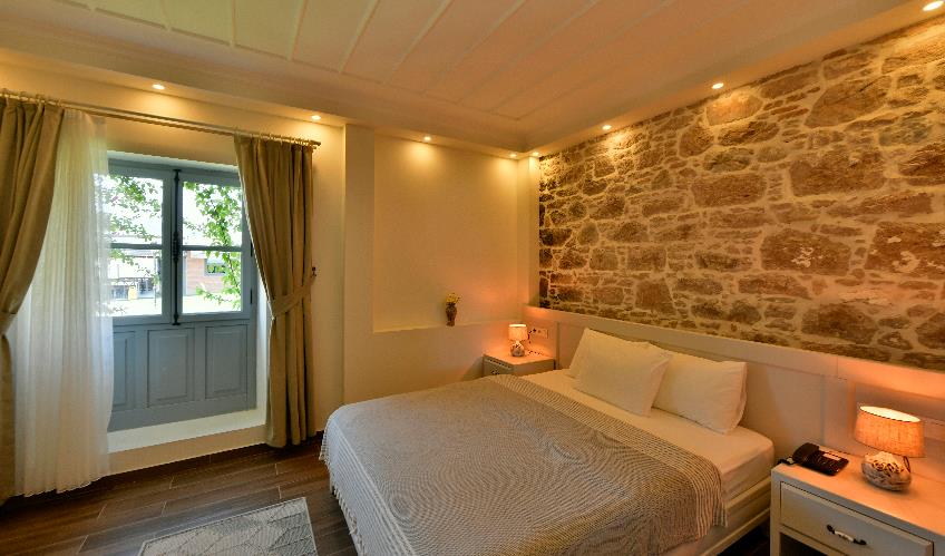 En fazla 2 yetişkin.