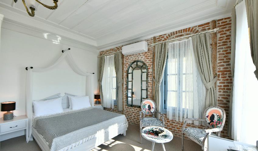 En fazla 2 yetişkin.