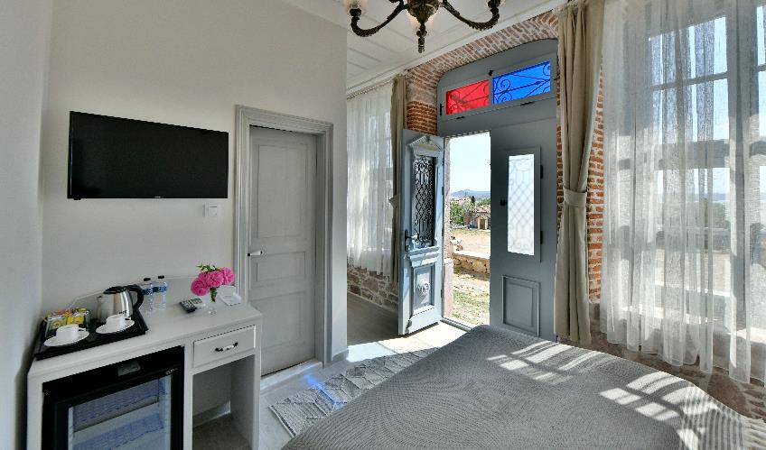 En fazla 2 yetişkin.