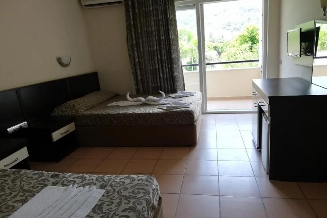 En fazla 3 yetişkin + 1 çocuk veya 2 yetişkin + 2 çocuk.