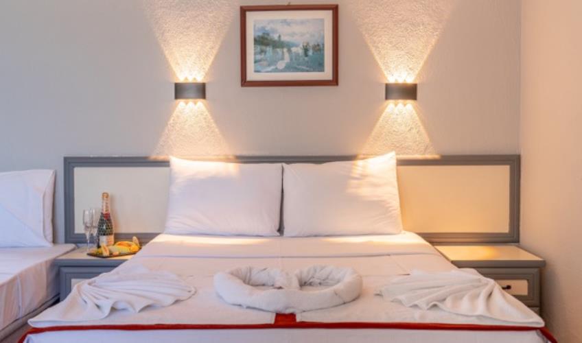 En fazla 2 yetişkin + 1 çocuk veya 1 yetişkin + 1 çocuk.