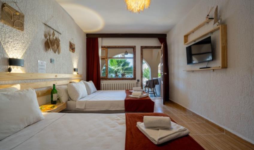 En fazla 3 yetişkin veya 2 yetişkin + 1 çocuk.