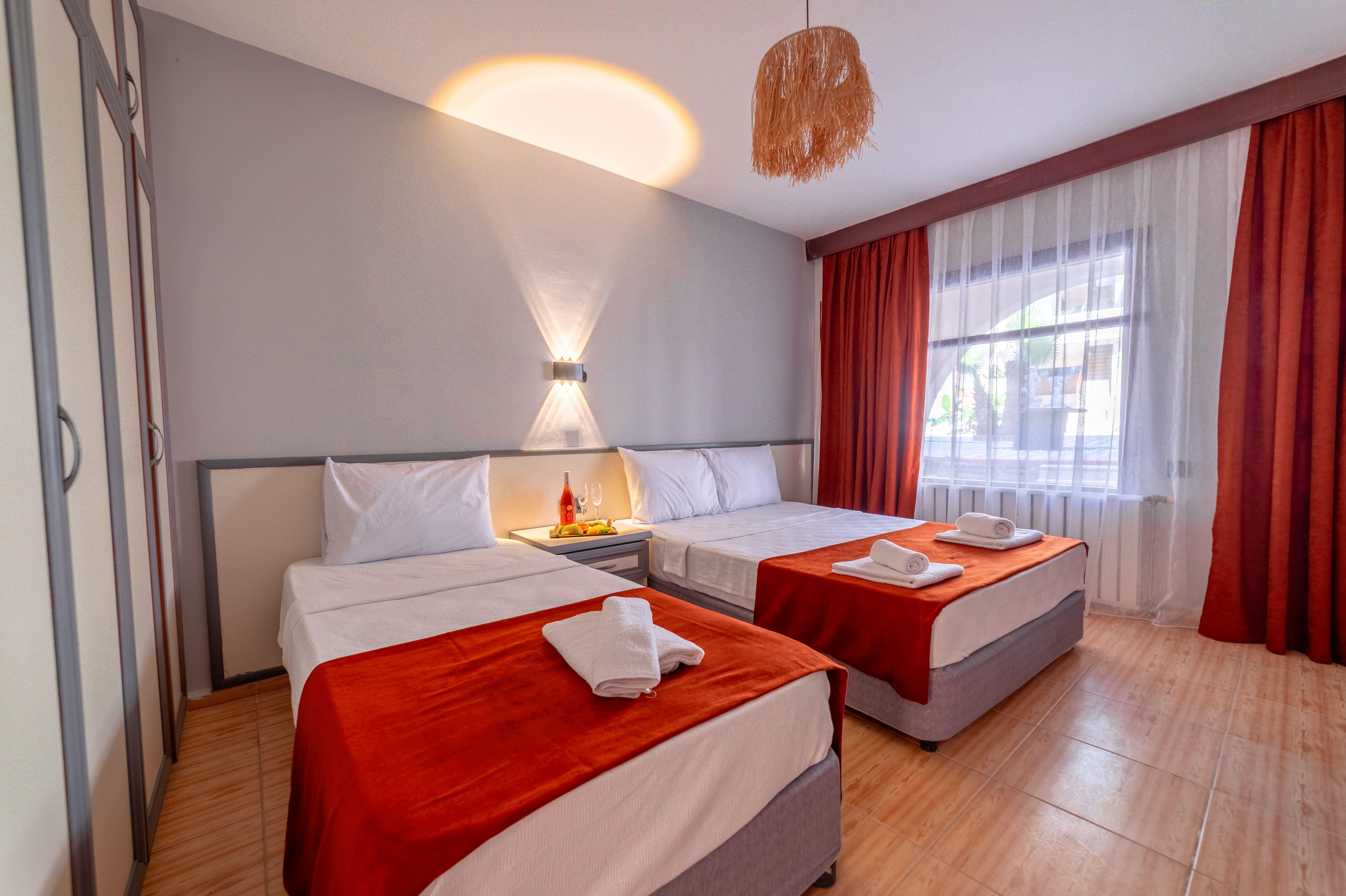 En fazla 2 yetişkin.