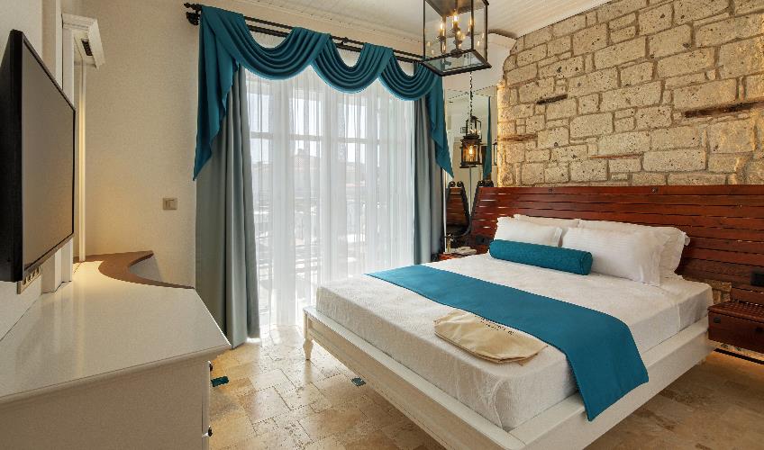 En fazla 2 yetişkin.