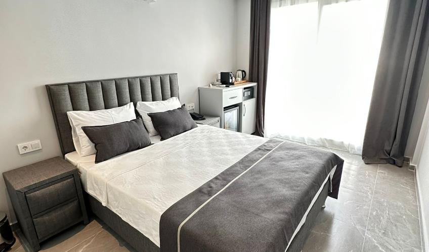 En fazla 2 yetişkin.