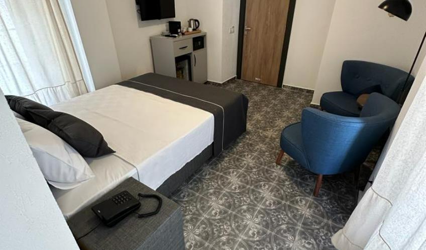 En fazla 2 yetişkin.