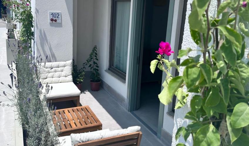 En fazla 3 yetişkin + 2 çocuk + 1 bebek (0-2 yaş) veya 2 yetişkin + 2 çocuk + 1 bebek (0-2 yaş).