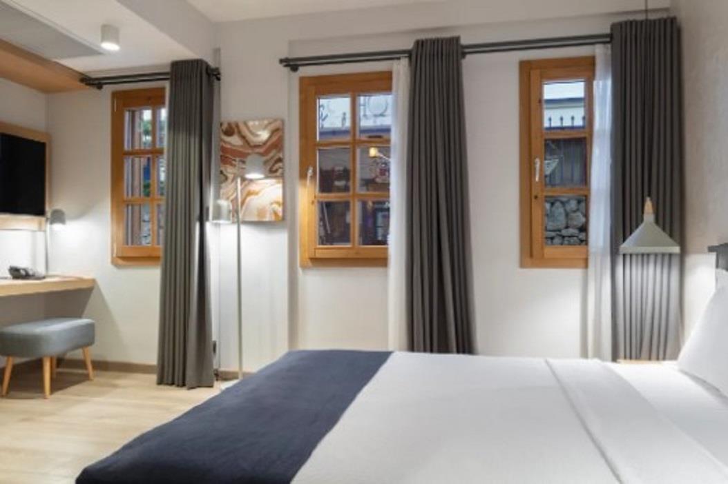 En fazla 2 yetişkin + 1 çocuk veya 1 yetişkin + 1 çocuk.