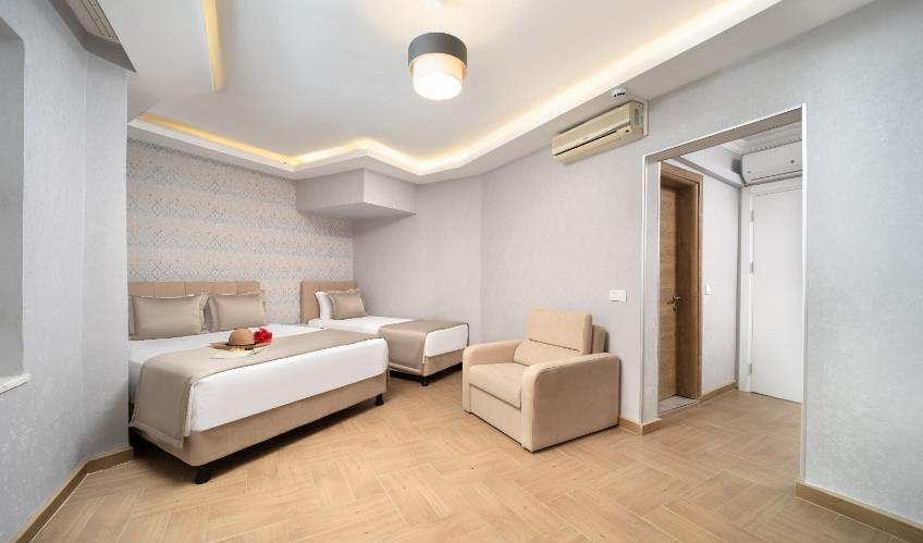 En az 2 yetişkin, En fazla 3 yetişkin veya 2 yetişkin + 1 çocuk.