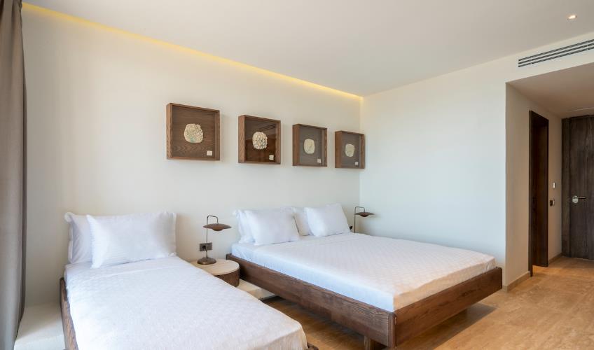 En fazla 3 yetişkin + 1 bebek (0-2 yaş).