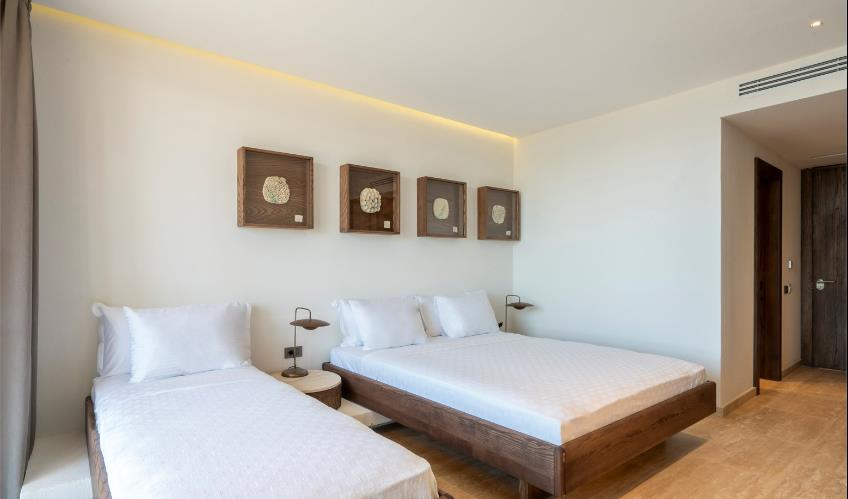 En fazla 3 yetişkin.