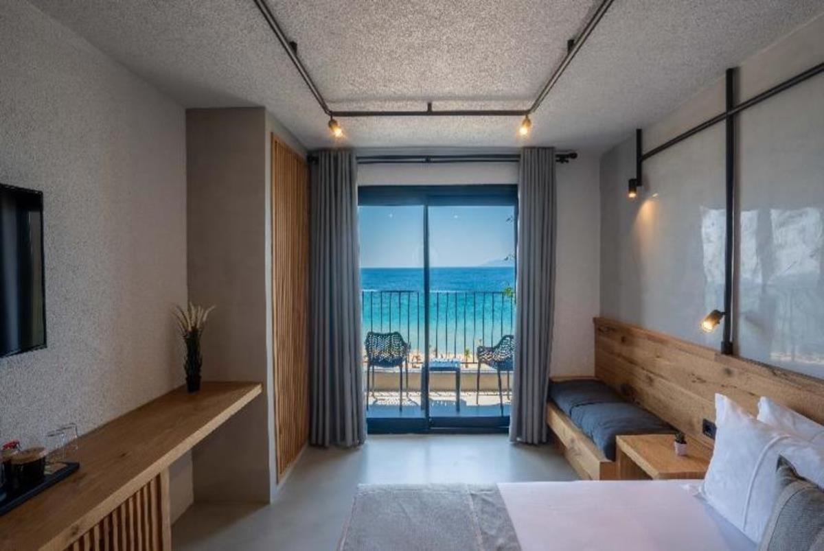 En fazla 2 yetişkin + 1 çocuk veya 1 yetişkin + 1 çocuk.