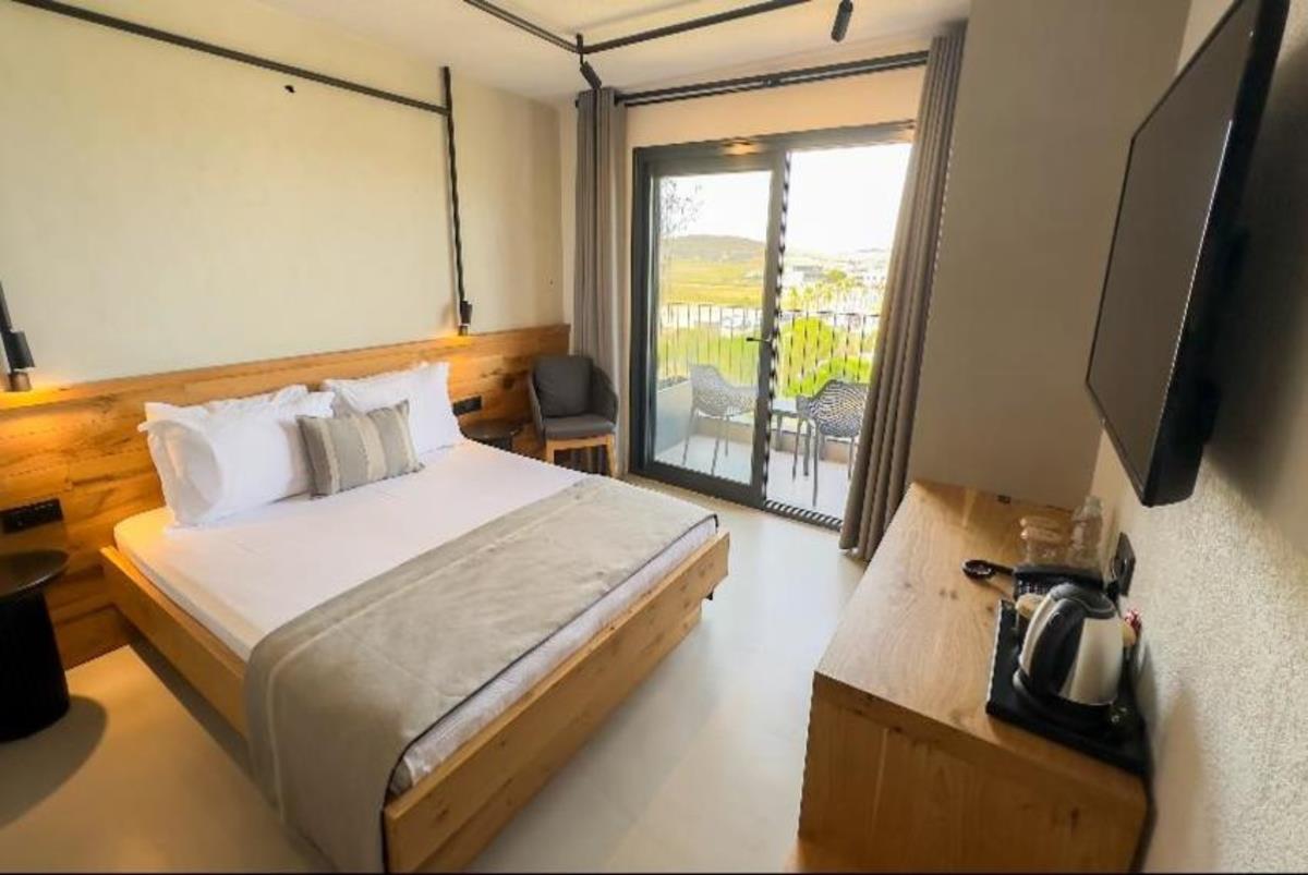 En fazla 2 yetişkin + 1 çocuk veya 1 yetişkin + 1 çocuk.