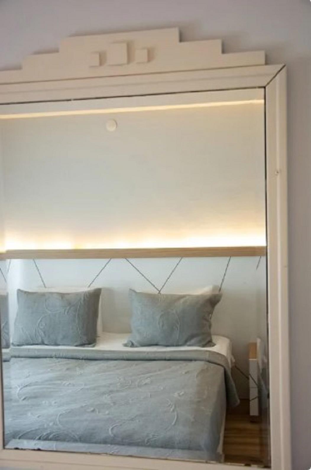 En fazla 4 yetişkin + 1 bebek (0-2 yaş).